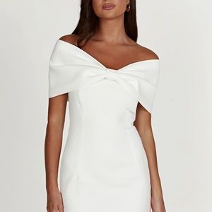 Size L Meshki grad dress, tags on and never worn, couldn’t return with Meshki